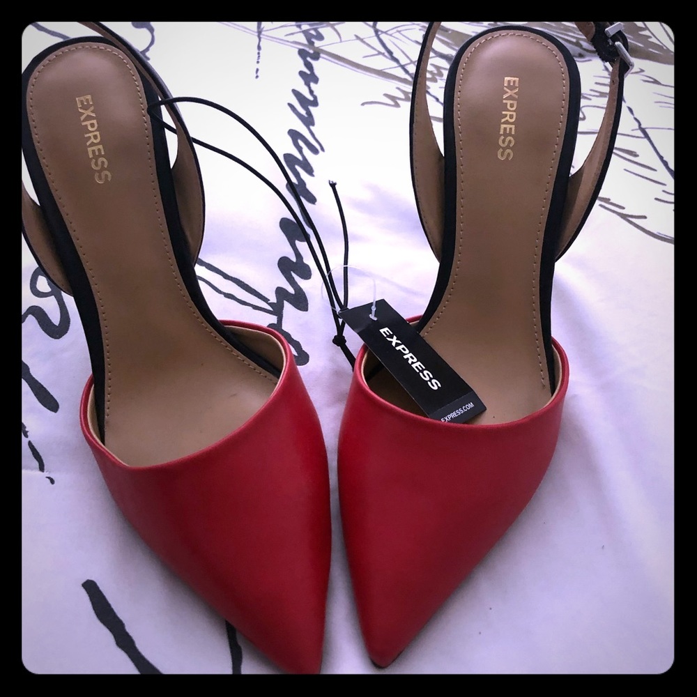 ❤️🖤Beautiful red and black Express heels 👠 🖤❤️